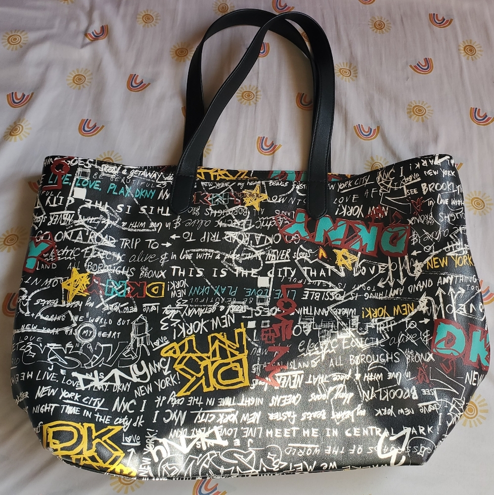NEW DKNY GRAFFITI BAG